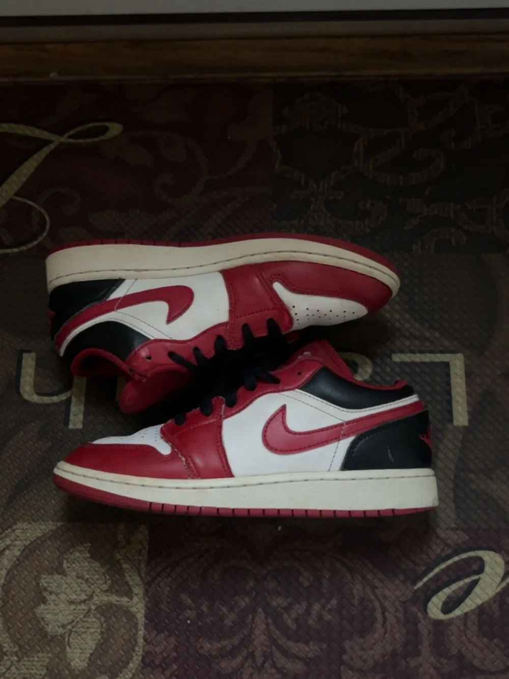 Jordan 1 Retro Low OG Bred
